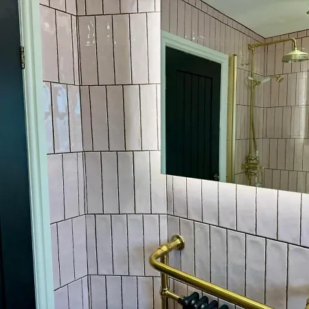 Secret Garden Estate - * 레이번