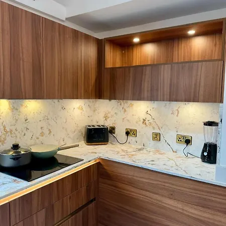 Secret Garden Estate - 펜션 레이번