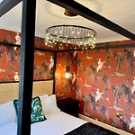 Secret Garden Estate -