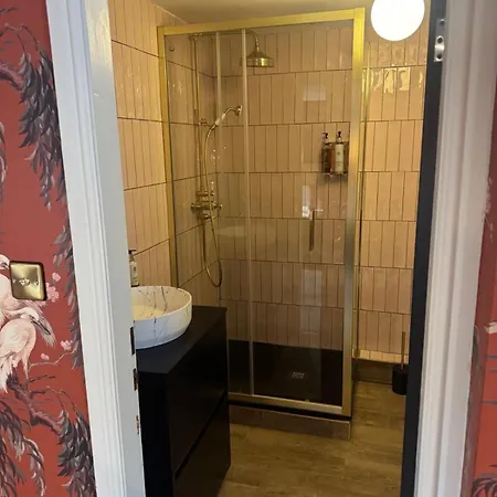 Secret Garden Estate - * Leyburn